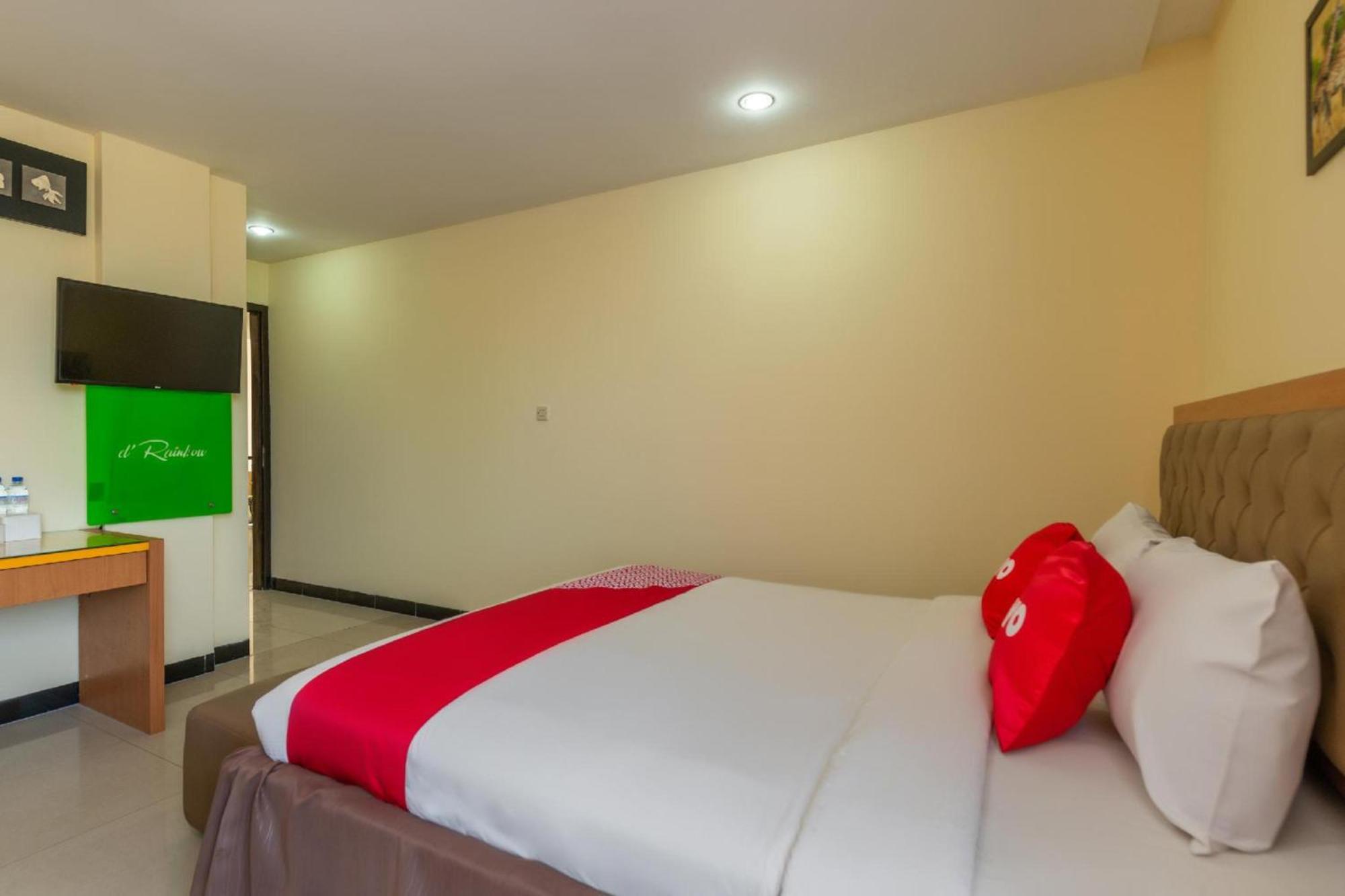 Hotel O Surabaya City Center Near Wonokromo Station Exterior photo